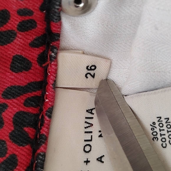 Alice + Olivia Black and Red Leopard Print Jeans Size 26 - Picture 9 of 10